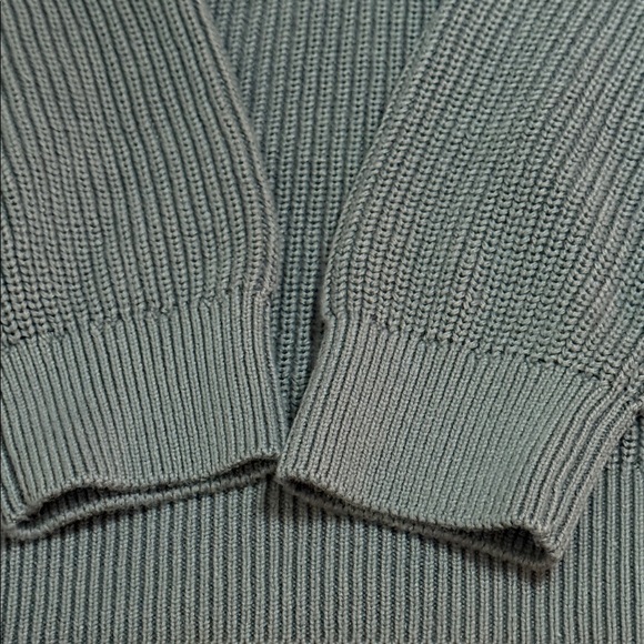 Old Navy Forest Green Crewneck Sweater - Picture 4 of 4